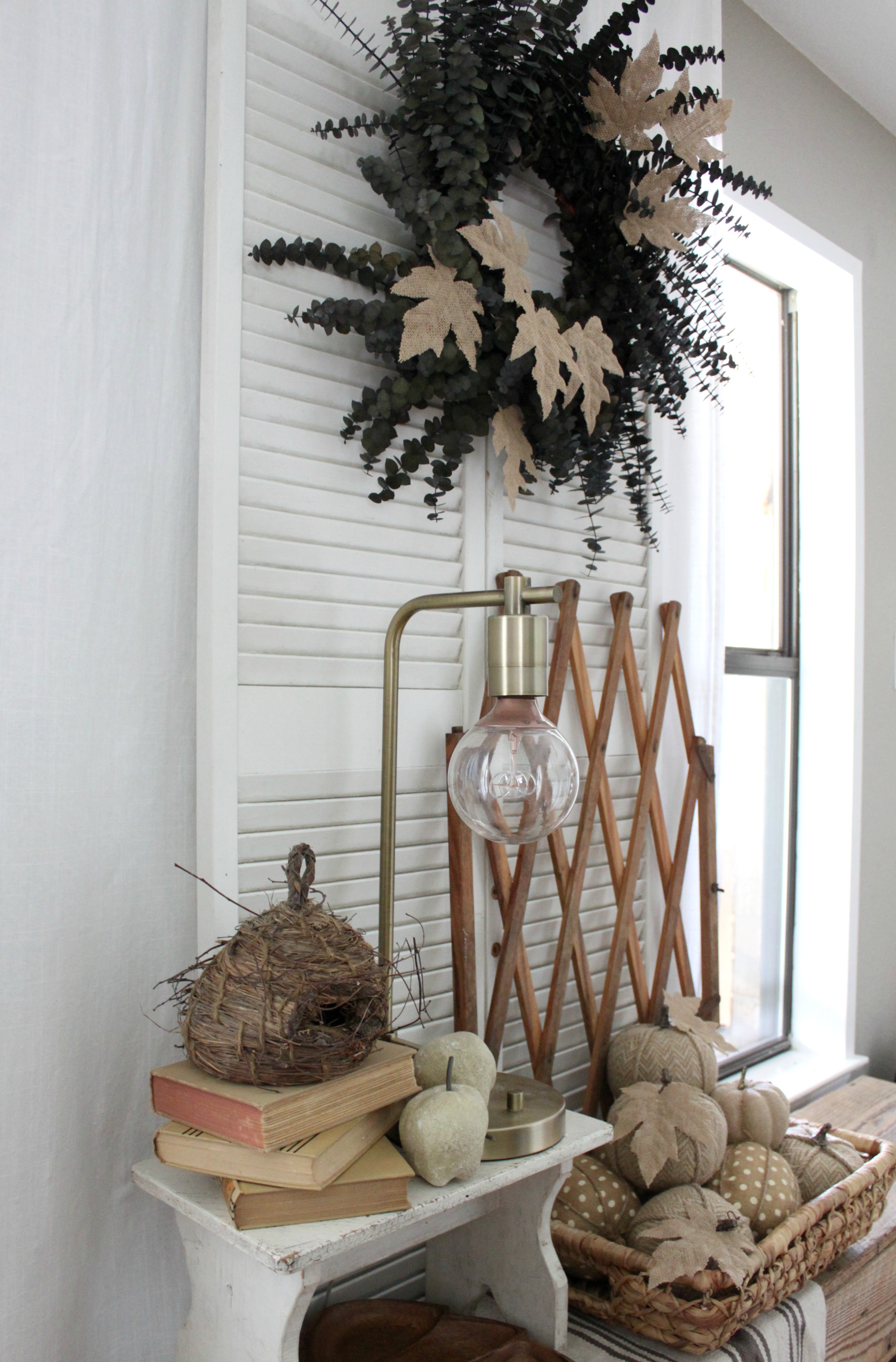 entryway-wreath-bird-nest-fall-decor