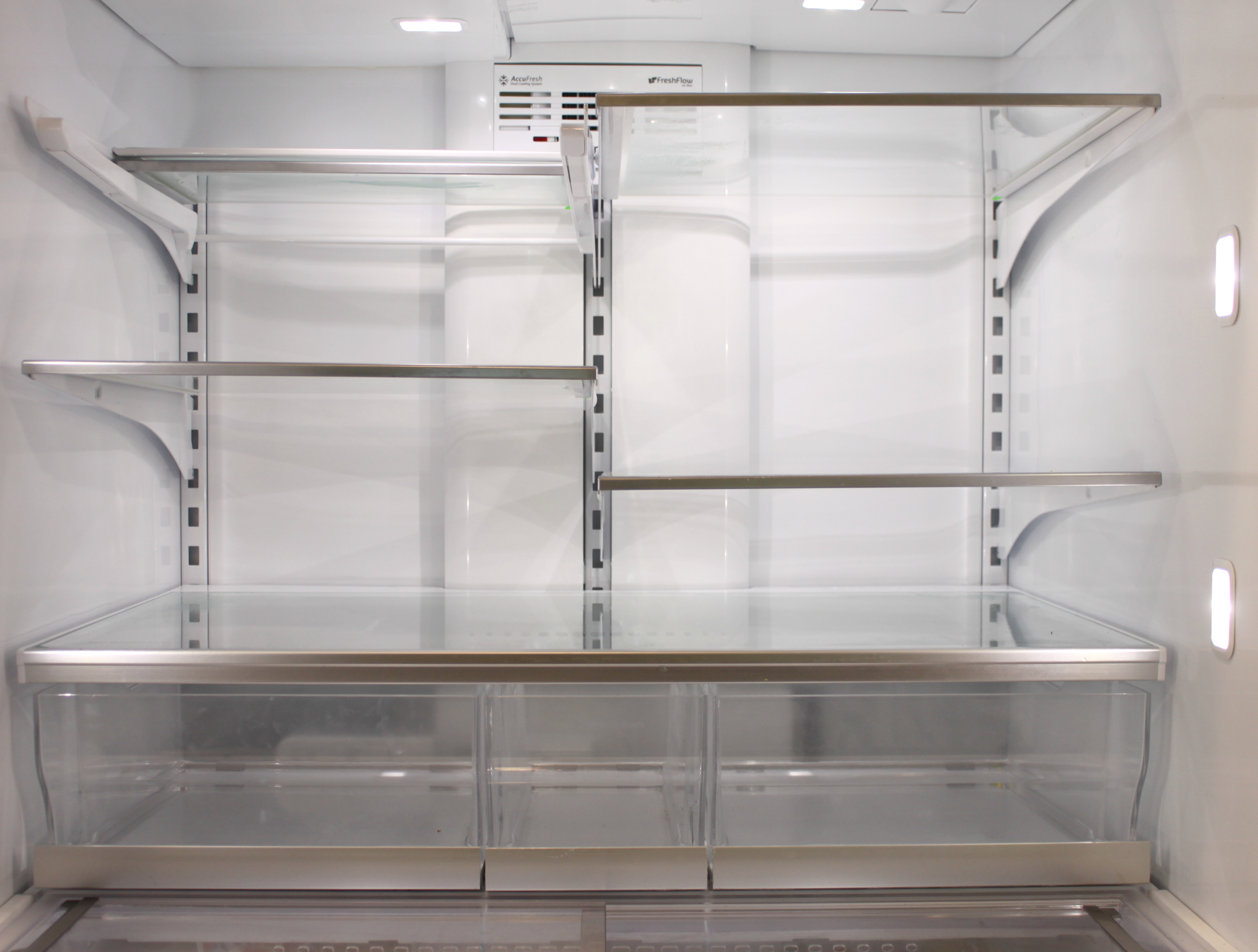 A Brilliantly Organized Fridge with Rubbermaid® BRILLIANCE™ | An Inspired Nest