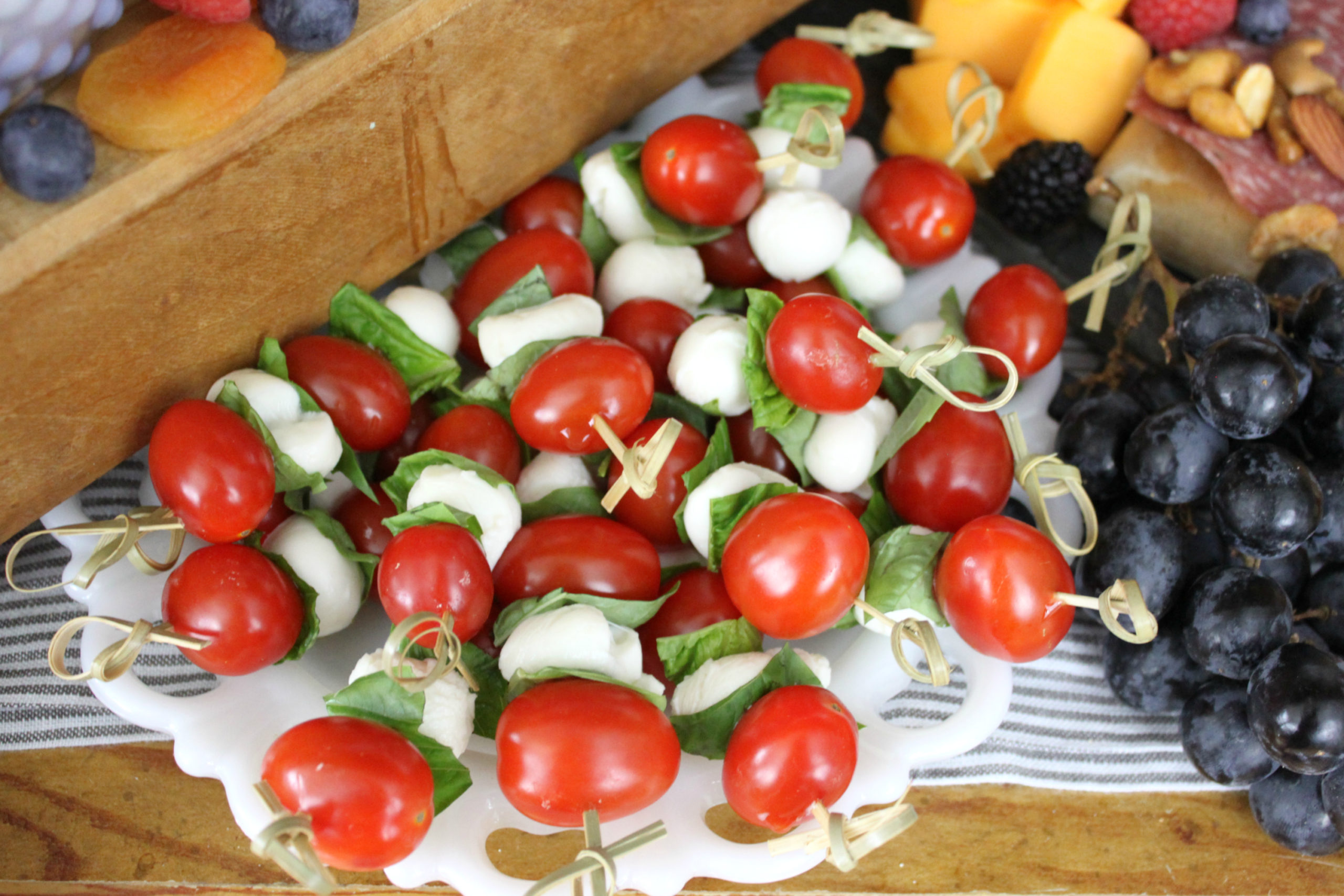 caprese-skewers-easy-entertaining-wine-cheese-party-robert-mondavi | an ...